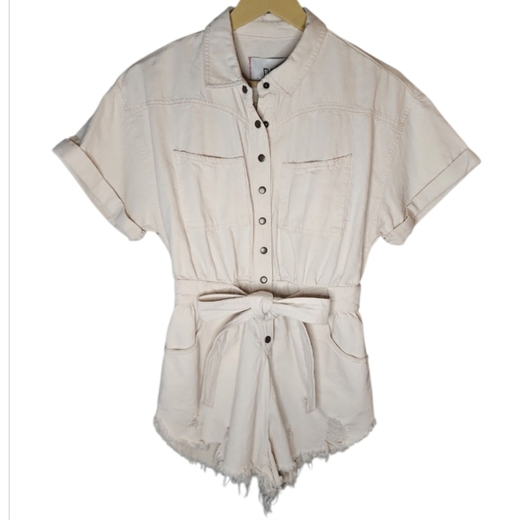 Urban Outfitters BDG Women Romper Cream Belt Short Sleeve Devon Distressed Denim - Picture 7 of 11